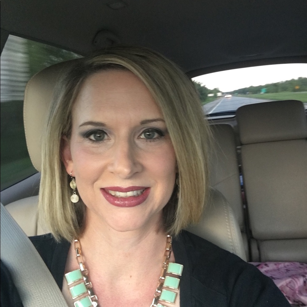 Meet your Posher, Angie